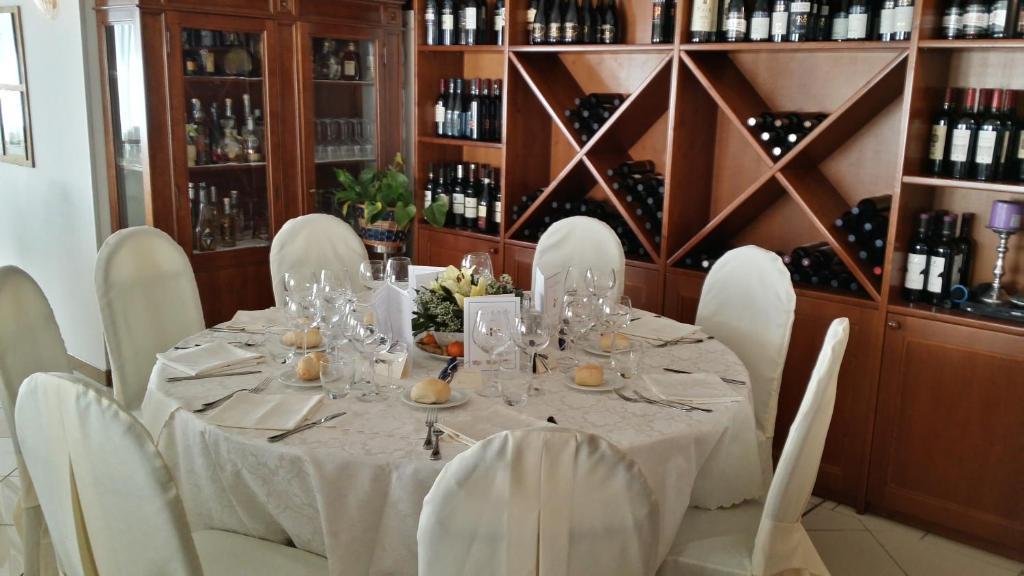 Hotel Ristorante Alla Botte Портогруаро Екстериор снимка